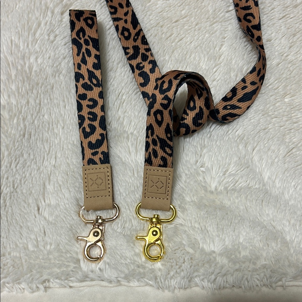 Leopard Pattern Keychain and Lanyard Set - Picture 2 of 2